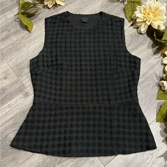 Theory kuvana asymmetrical zip front sleeveless houndstooth peplum top. Size L - Picture 2 of 10